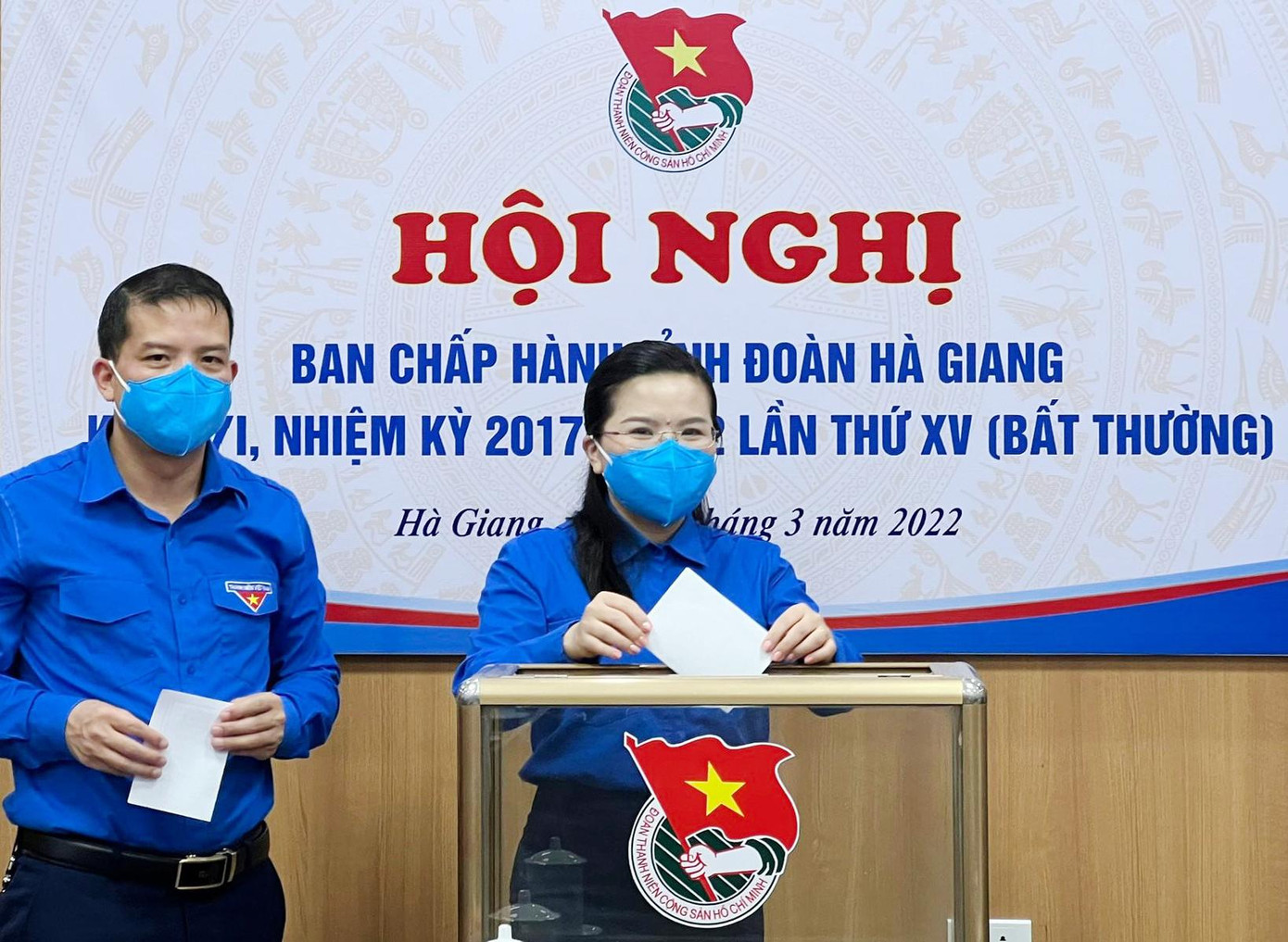 Hội nghị đã tiến hành bỏ phiếu bầu kiện toàn nhân sự Hội nghị đã tiến hành bỏ phiếu bầu kiện toàn nhân sự