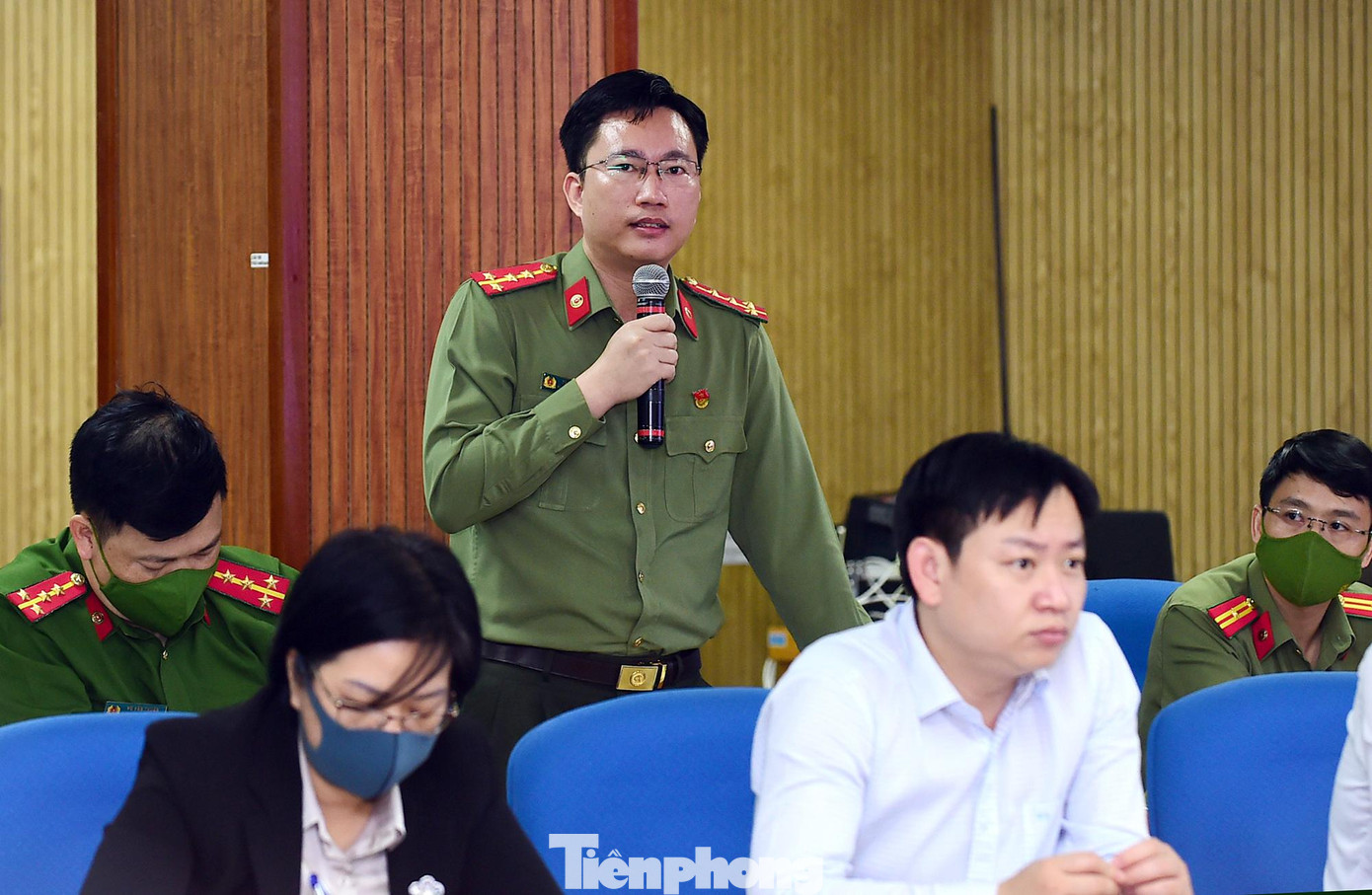 Các đại biểu góp ý tại hội nghị. Ảnh: Xuân Tùng