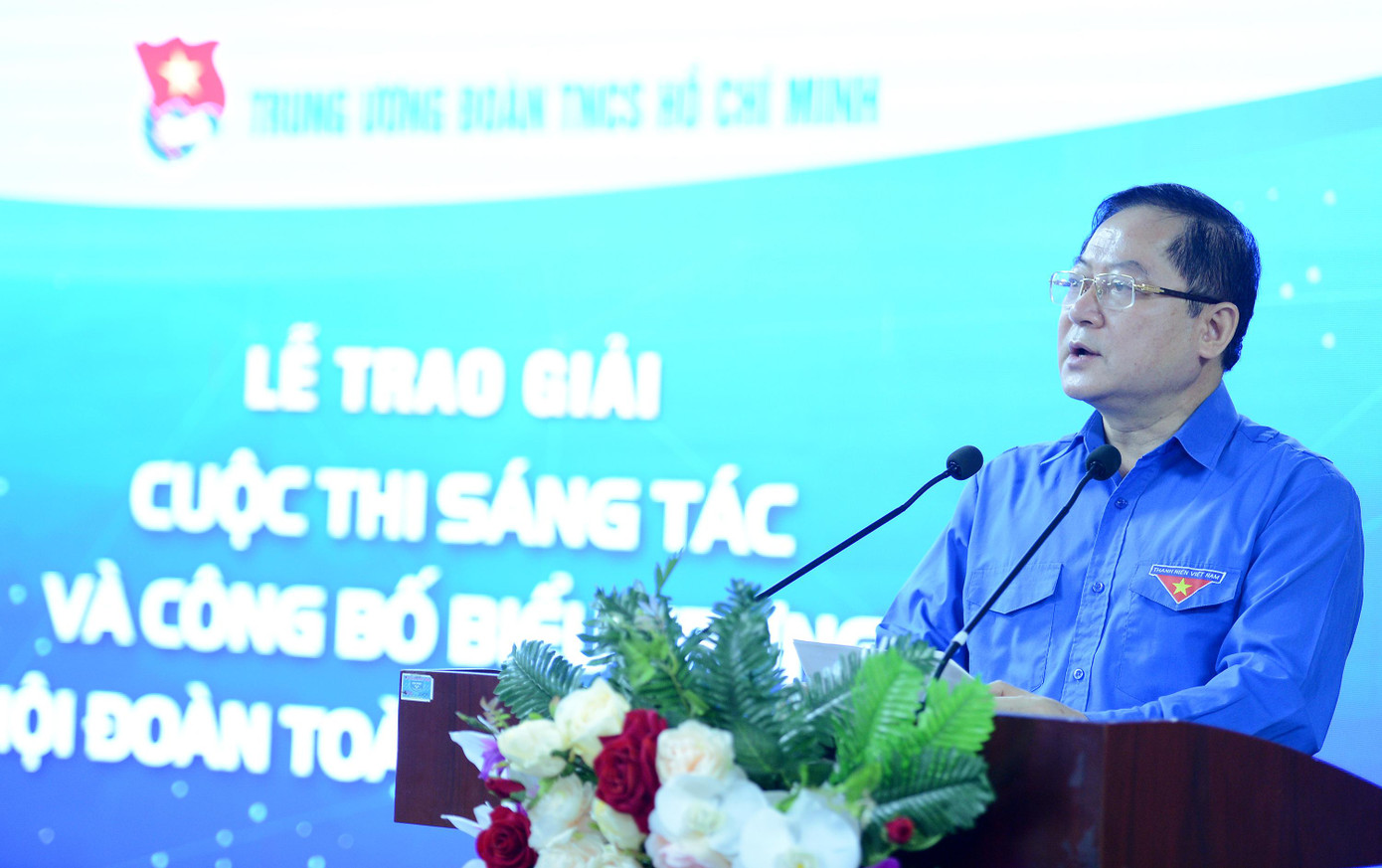 Nhà báo Lê Xuân Sơn báo cáo tổng kết cuộc thi. Ảnh: Dương Triều.