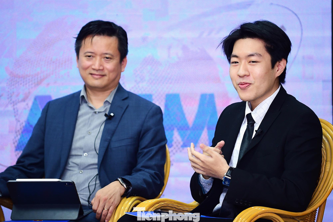 Anh Đào Sơn Anh - Phó Chủ tịch Hội Sinh viên Học viện Ngoại giao Việt Nam. Anh Đào Sơn Anh - Phó Chủ tịch Hội Sinh viên Học viện Ngoại giao Việt Nam.