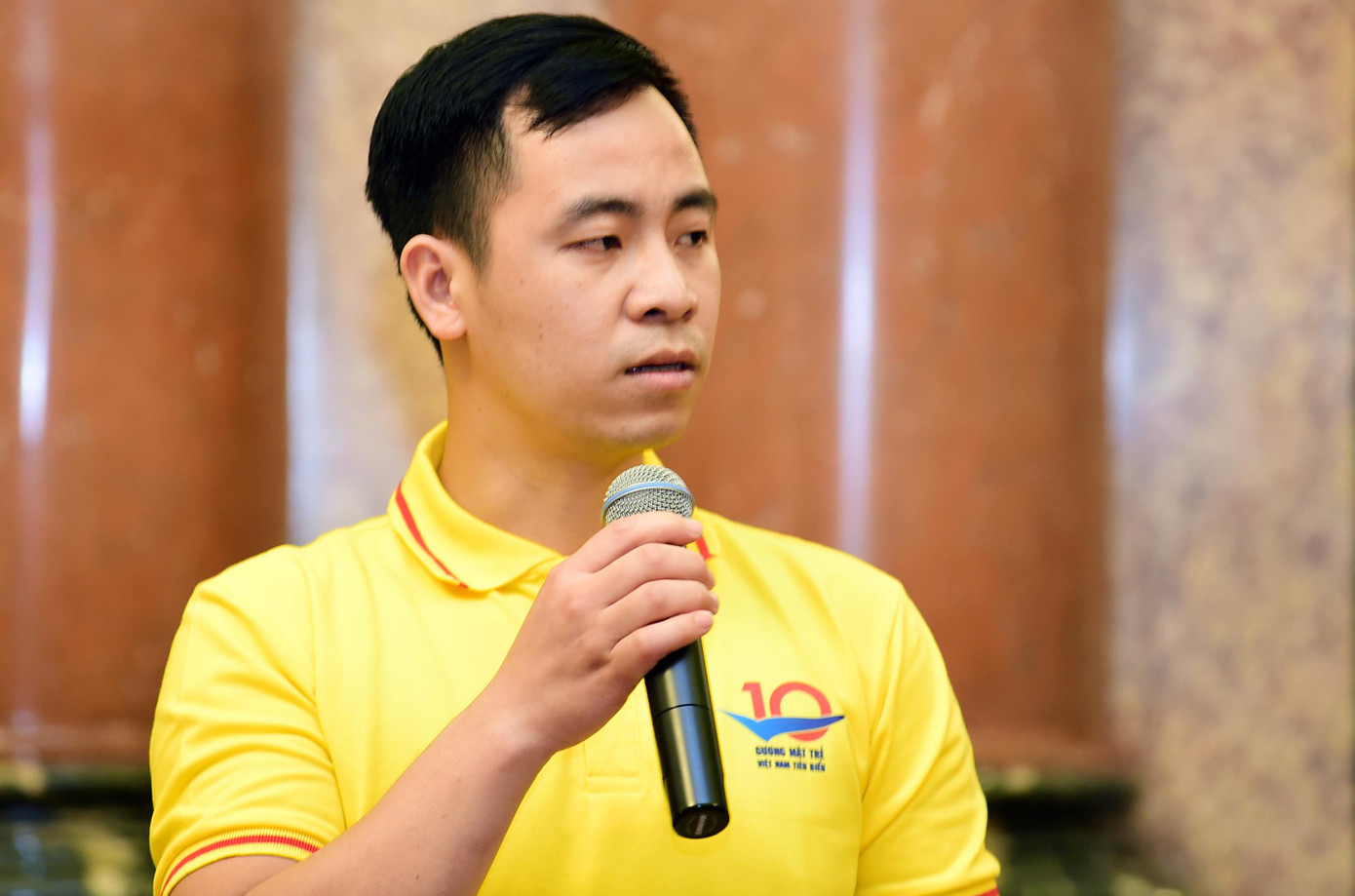 Đại uý Lê Xuân Nam - gương mặt trẻ Việt Nam tiêu biểu lĩnh vực an ninh trật tự, báo cáo về những khó khăn, thách thức trong công tác, cũng như chiến công lập được trong thời gian qua.