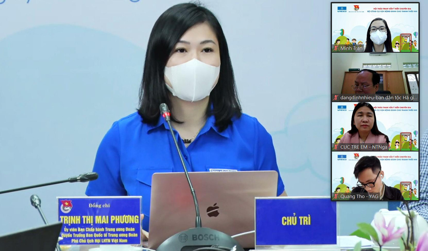 Chị Trịnh Mai Phương trao đổi tại hội thảo.