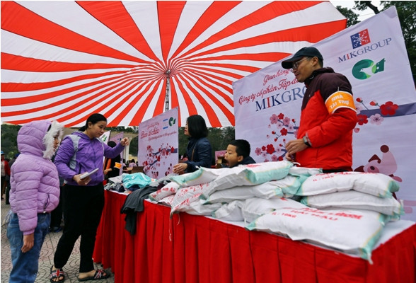 Hà Nội: Phiên chợ tết 0 đồng dành cho người nghèo ảnh 2