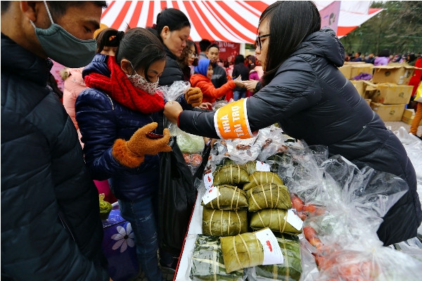 Hà Nội: Phiên chợ tết 0 đồng dành cho người nghèo ảnh 4