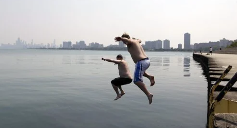 5 ngày của đợt nắng nóng tồi tệ nhất lịch sử, tại Chicago, Mỹ đã khiến bao người phải nhập viện?