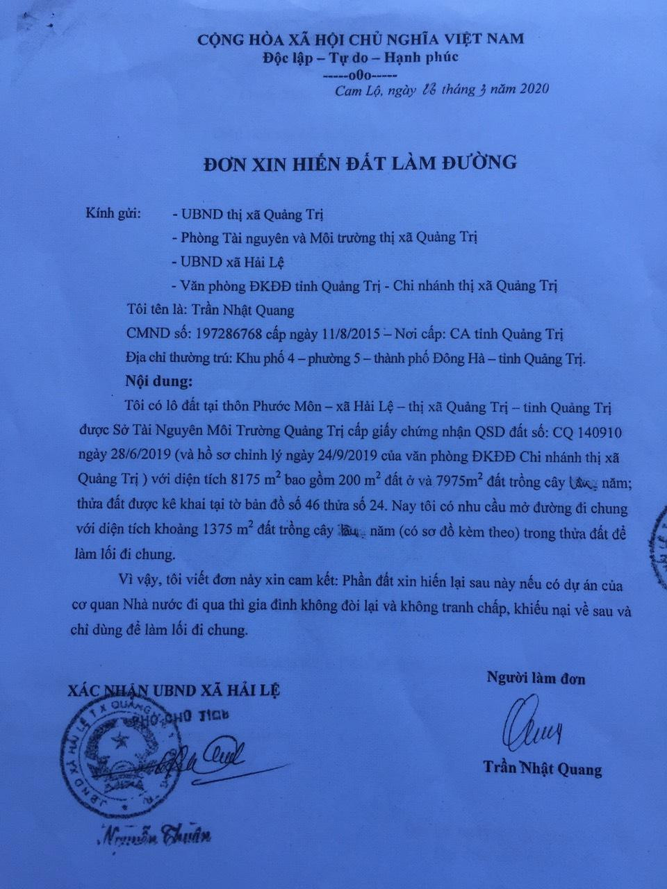 Đơn xin hiến đất làm đường của ông Quang nhưng kỳ thực là để mở đường bê tông phục vụ cho việc phân lô, bán nền. Đơn xin hiến đất làm đường của ông Quang nhưng kỳ thực là để mở đường bê tông phục vụ cho việc phân lô, bán nền.