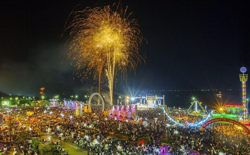 Tỉnh Quảng Trị dừng bắn pháo hoa dịp lễ 30/4 và 1/5 do ảnh hưởng của COVID-19 (Ảnh minh họa). Tỉnh Quảng Trị dừng bắn pháo hoa dịp lễ 30/4 và 1/5 do ảnh hưởng của COVID-19 (Ảnh minh họa).