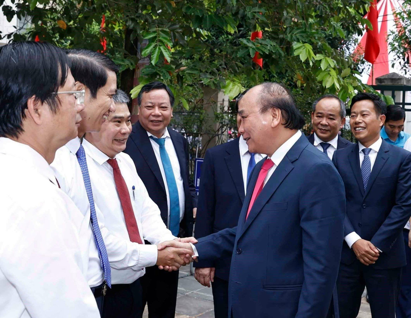 Sáng 5/9/2022, Chủ tịch nước Nguyễn Xuân Phúc dự Lễ khai giảng năm học 2022-2023 tại Trường THPT Chuyên Khoa học Tự nhiên (Đại học Khoa học Tự nhiên thuộc Đại học Quốc gia Hà Nội). Ảnh: Như Ý Sáng 5/9/2022, Chủ tịch nước Nguyễn Xuân Phúc dự Lễ khai giảng năm học 2022-2023 tại Trường THPT Chuyên Khoa học Tự nhiên (Đại học Khoa học Tự nhiên thuộc Đại học Quốc gia Hà Nội). Ảnh: Như Ý