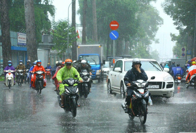 Thời tiết TP HCM hôm nay về chiều tối sẽ có mưa kèm theo sấm sét nhiều hơn Thời tiết TP HCM hôm nay về chiều tối sẽ có mưa kèm theo sấm sét nhiều hơn