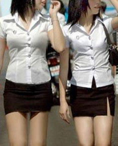 Đồng phục nữ sinh Thái Lan bị dư luận chỉ trích