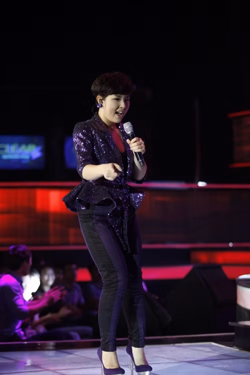 Mặc dù sức khỏe chưa ổn định nhưng Bảo Trâm vẫn thể hiện thành công ca khúc Mercy đầy màu sắc