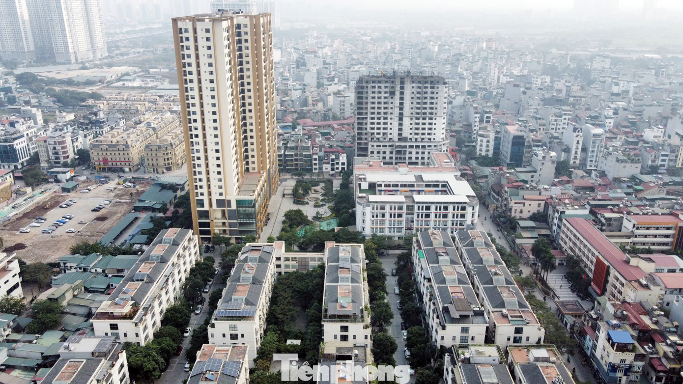 Cùng với đó, UBND TP Hà Nội có quyết định số 7122 ngày 27/12/2014 công nhận Công ty TNHH Liên doanh Ô tô Hòa Bình là chủ đầu tư thực hiện dự án Tổ hợp công trình hỗn hợp PANDORA khi vốn chủ sở hữu chỉ chiếm 17,47% tổng mức đầu tư của dự án là không đúng với quy định.