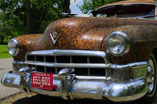 Xế cổ Cadillac gắn toàn tiền xu ảnh 1