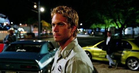 Năm 2003, Paul Walker tiếp tục tham dự phần 2 của loạt phim mang tên 2 Fast 2 Furious . Năm 2003, Paul Walker tiếp tục tham dự phần 2 của loạt phim mang tên 2 Fast 2 Furious