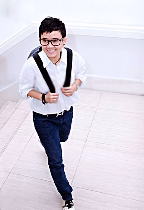 Trước họp báo, Phương Uyên đầy tự tin và vui vẻ