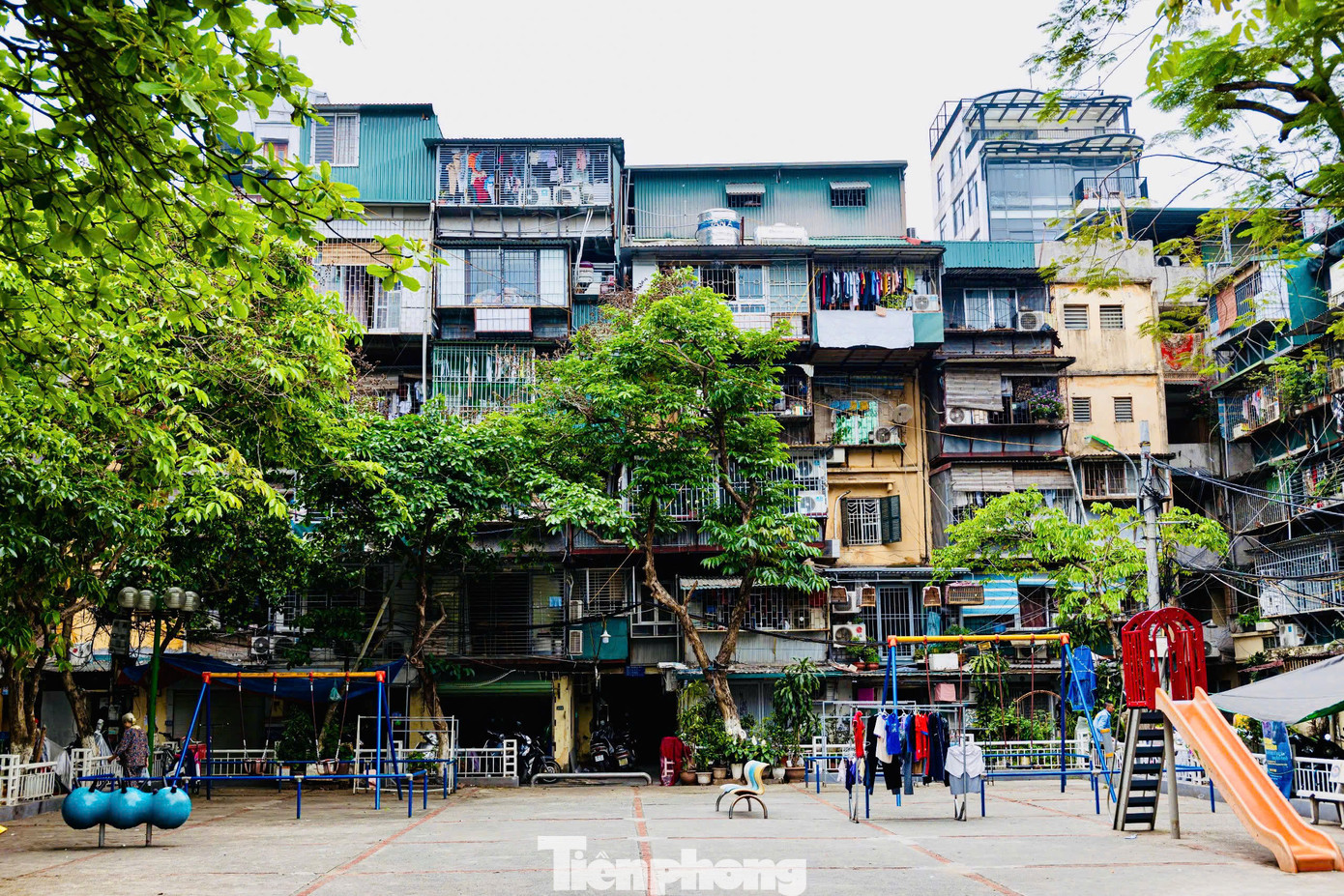 Khu tập thể Nghĩa Tân (quận Cầu Giấy, Hà Nội) được đề xuất cải tạo, xây dựng lại với một công trình nhà ở tối đa 40 tầng, một công trình hỗn hợp có chiều cao tối đa 55 tầng nổi. Dự kiến, đồ án quy hoạch chi tiết cải tạo, xây dựng lại khu tập thể Nghĩa Tân (quận Cầu Giấy), tỷ lệ 1/500 sẽ hoàn thành trong tháng 6/2025.