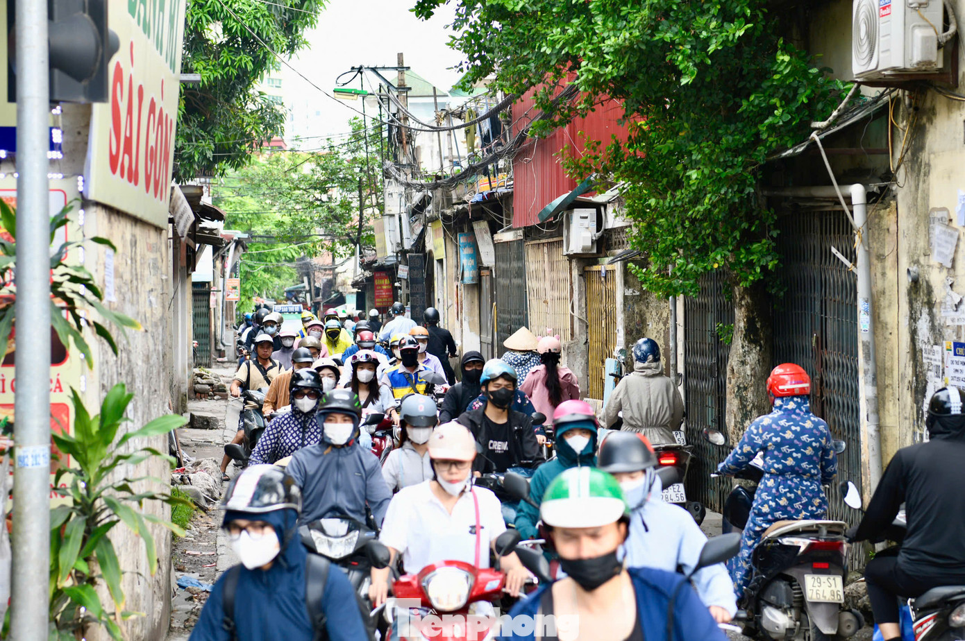 Tuy nhiên sau khi san ủi mở rộng đoạn ngõ nối ra phố Thành Thái vào tháng 6/2024 thì dự án lại tiếp tục "đắp chiếu". Tuy nhiên sau khi san ủi mở rộng đoạn ngõ nối ra phố Thành Thái vào tháng 6/2024 thì dự án lại tiếp tục "đắp chiếu".