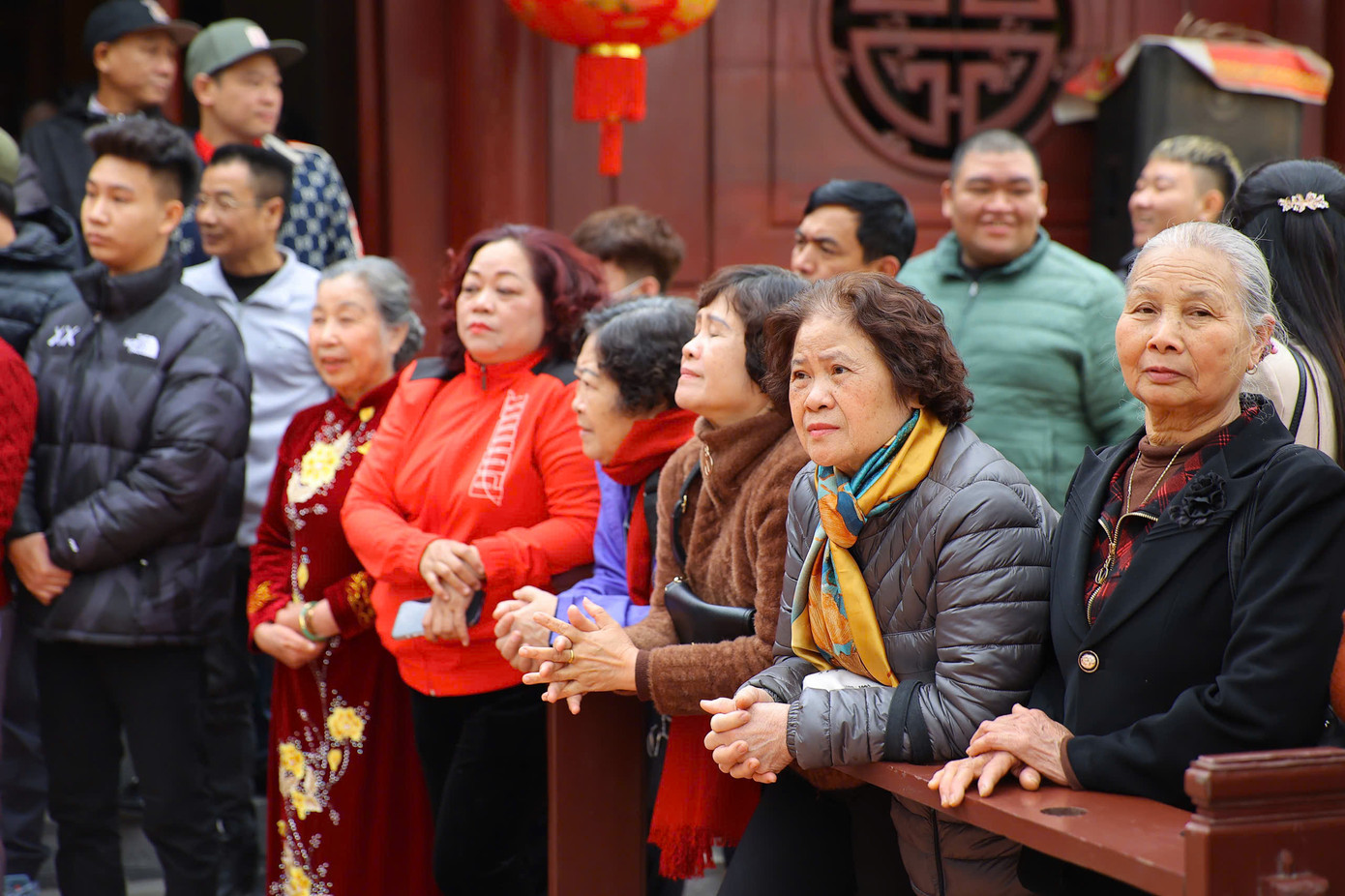 Cuộc thi thu hút rất đông người dân đến xem, cổ vũ 4 đội thi đấu. Cuộc thi thu hút rất đông người dân đến xem, cổ vũ 4 đội thi đấu.