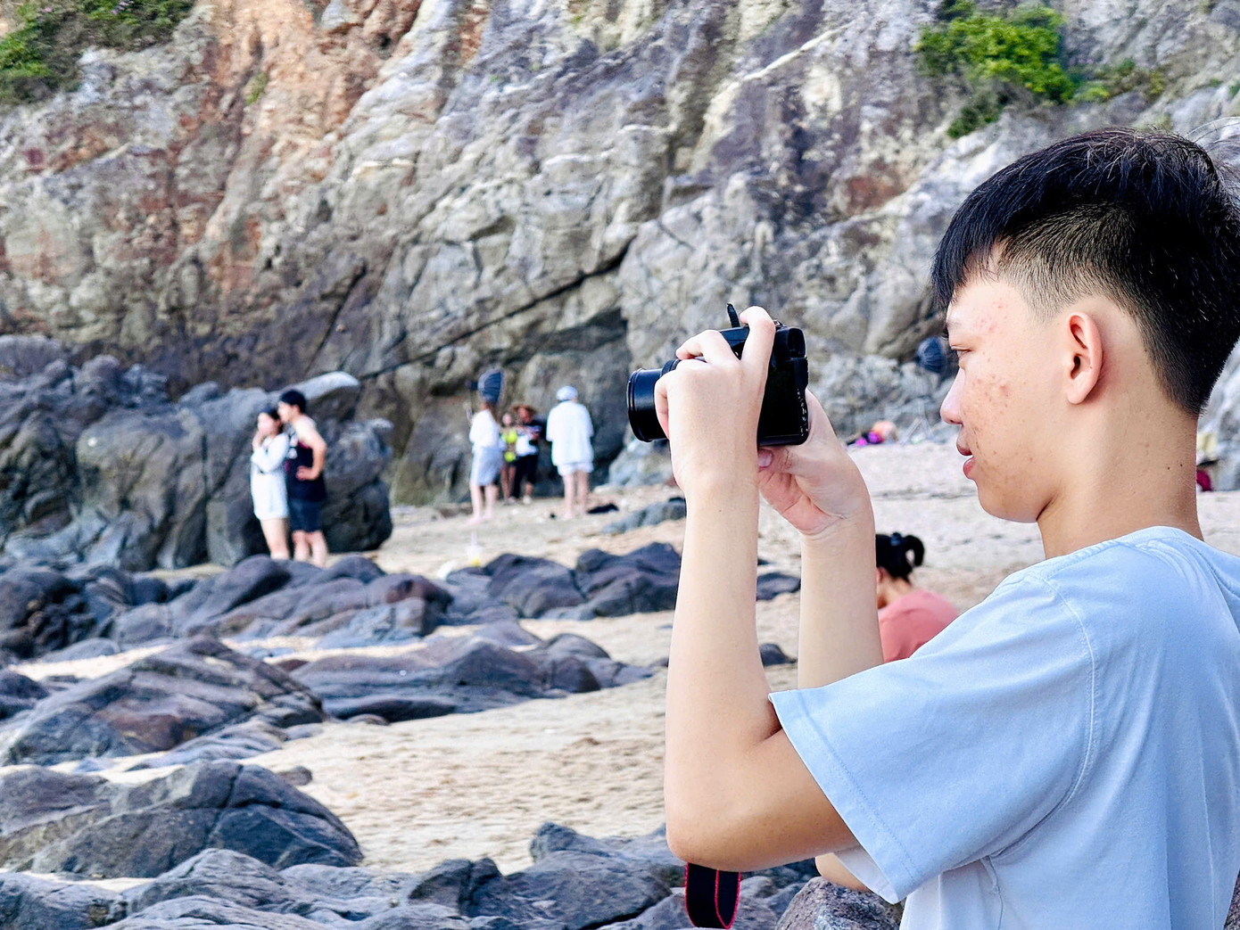 Địa điểm này là nơi được các bạn trẻ yêu thích và dân “phượt” ưa thích vì cảm giác được chinh phục, vượt qua thử thách bản thân và hòa mình với thiên nhiên. Địa điểm này là nơi được các bạn trẻ yêu thích và dân “phượt” ưa thích vì cảm giác được chinh phục, vượt qua thử thách bản thân và hòa mình với thiên nhiên.