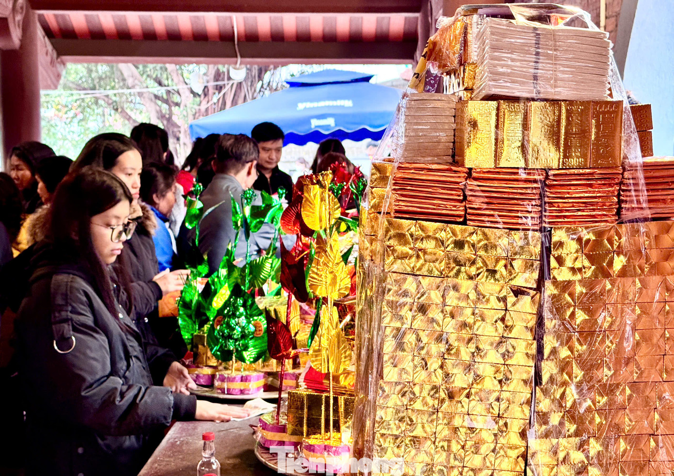 Giá của một mâm lễ đơn giản có giá từ 200.000-500.000 đồng, mâm lễ đầy đủ hơn giá từ 1.000.000 đồng trở lên.