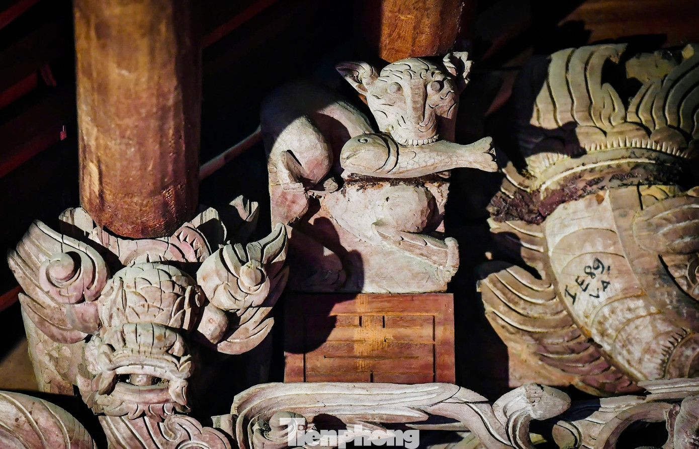 Giá trị lớn nhất ở đình Đại Phùng được thể hiện trên các đề tài trang trí kiến trúc, điêu khắc còn giữ nguyên được niên đại nghệ thuật thế kỷ XVII với trên 1.000 họa tiết có giá trị văn hóa nghệ thuật cao. Nghệ thuật tạo hình ở đình Đại Phùng đạt đến trình độ cao hiếm thấy ở nước ta nói chung, thế kỷ XVII nói riêng.