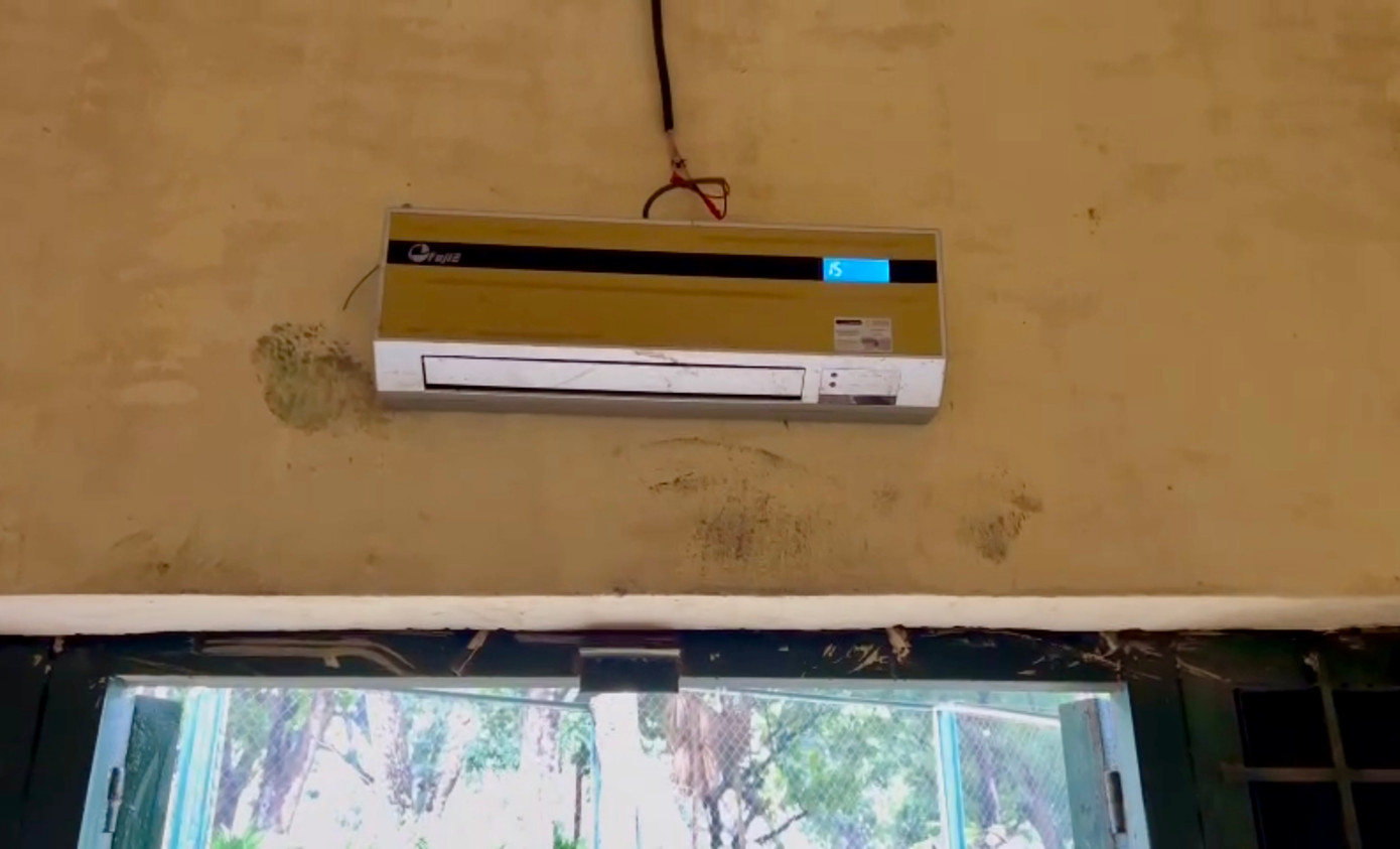 Với các loài thú lớn, quý hiếm như voi, hà mã, sư tử, hổ… đều có máy sưởi, máy điều hòa hoặc bình nước nóng để giữ nhiệt độ cho cơ thể cho động vật.