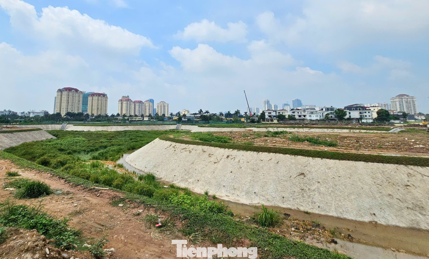 Hạ tầng khu vực ngày càng hoàn thiện với trục đường Võ Chí Công - cầu Nhật Tân giúp kết nối nhanh tới sân bay Nội Bài. Ngoài ra tuyến Tây Thăng Long và các tuyến metro trong tương lai sẽ mở rộng khả năng liên kết vùng. Hạ tầng khu vực ngày càng hoàn thiện với trục đường Võ Chí Công - cầu Nhật Tân giúp kết nối nhanh tới sân bay Nội Bài. Ngoài ra tuyến Tây Thăng Long và các tuyến metro trong tương lai sẽ mở rộng khả năng liên kết vùng.