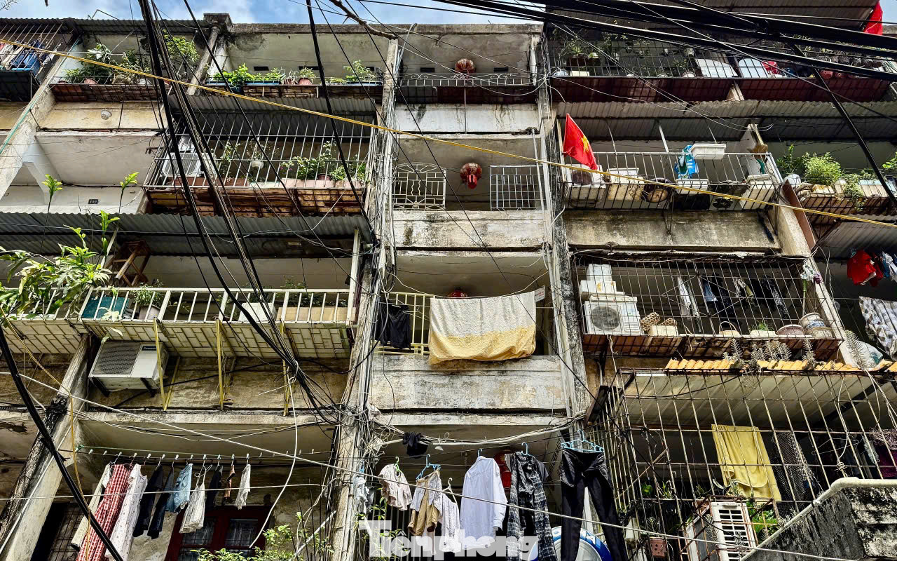 Quận Đống Đa đã phối hợp với Sở Quy hoạch và Kiến trúc, Viện Quy hoạch xây dựng Hà Nội nghiên cứu, lập quy hoạch với định hướng xây dựng lại 36 tòa nhà thành các nhà cao 40 tầng để tái định cư tại chỗ cho người dân và dành một phần diện tích để nhà đầu tư kinh doanh dịch vụ thương mại, không có chức năng ở.