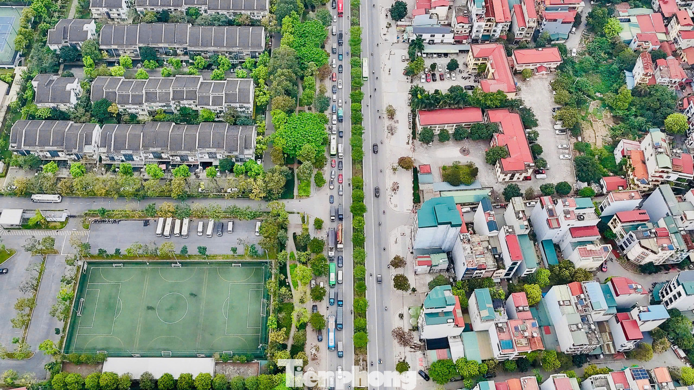 Dự án xén hè để mở rộng phần đường xe chạy, tổ chức lại giao thông, đèn tín hiệu phạm vi nút giao và xây dựng, di chuyển các công trình hạ tầng kỹ thuật, cây xanh đảm bảo an toàn giao thông, mỹ quan đô thị.