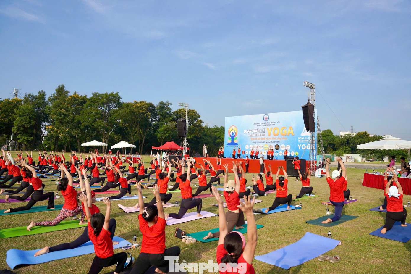 Chủ đề của năm 2025: “Yoga vì Hòa bình và Sức khỏe cộng đồng”. Đây cũng là dịp để người dân thủ đô quảng bá hình ảnh Việt Nam thân thiện, năng động, yêu chuộng hòa bình đến bạn bè thế giới.