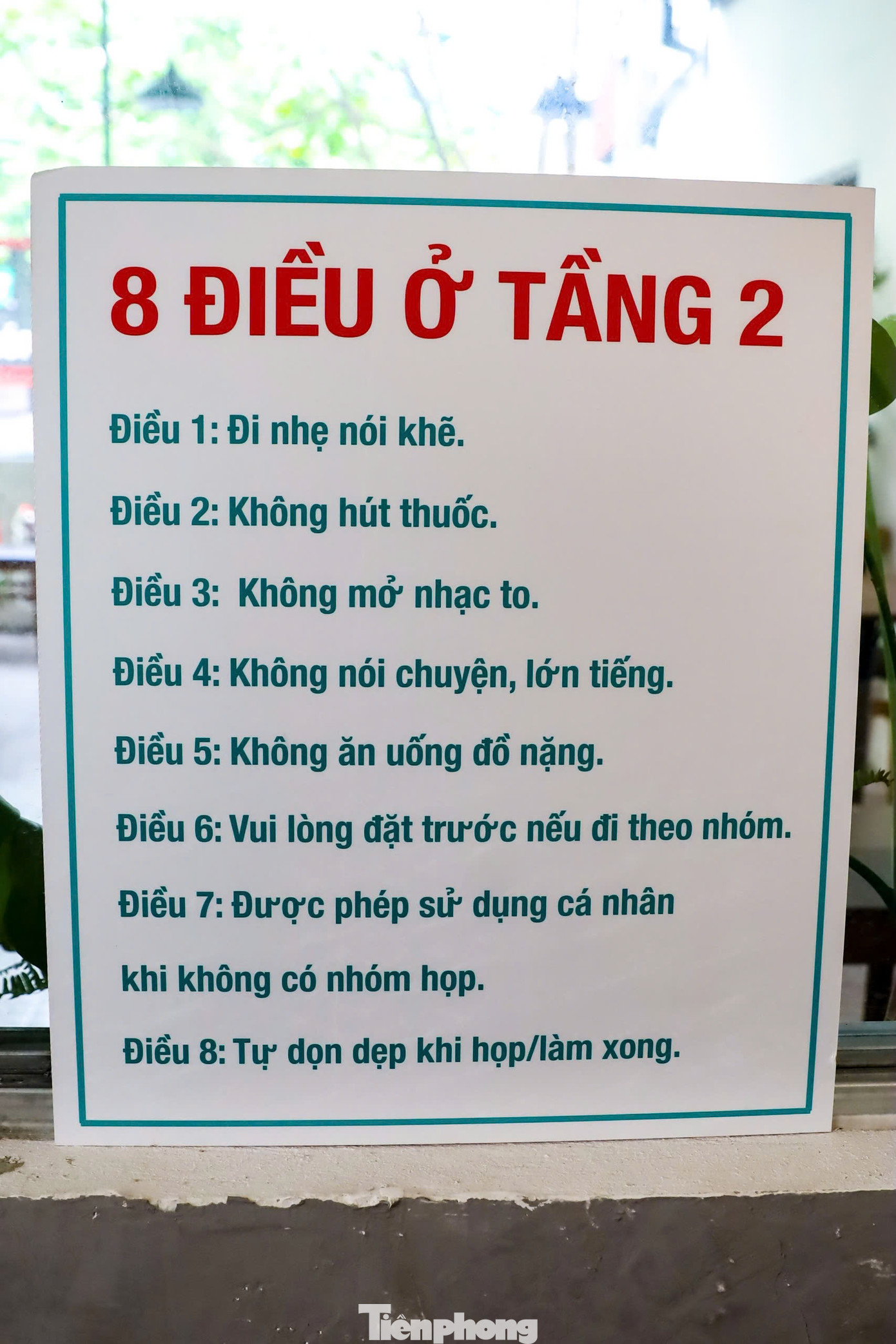 Những lời nhắn gửi dễ thương được lưu lại ở các tầng. Khoảng từ 7h30 - 10h sáng hoặc 15h - 17h là thời gian lý tưởng nhất để lưu giữ những bức hình đẹp ở đây, vừa tận hưởng nắng nhẹ, vừa có ánh sáng tự nhiên đẹp cho việc chụp hình. Buổi chiều gió thổi nhẹ, không khí mát mẻ, ngồi nhâm nhi ly trà giữa khung cảnh đồng quê thật chill.