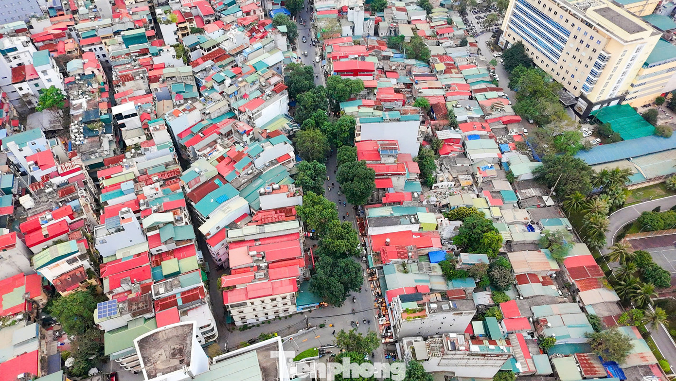 Mức đầu tư giai đoạn 1 dự án Vành đai 1 đoạn Hoàng Cầu - Voi Phục là hơn 7.211 tỷ đồng. Trong đó, chi phí xây dựng 627 tỷ đồng; GPMB hơn 5.818 tỷ đồng và một số chi phí khác từ nguồn ngân sách thành phố.