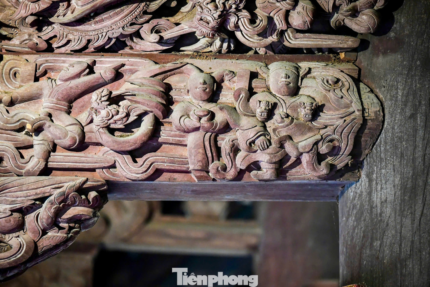 Giá trị lớn nhất ở đình Đại Phùng được thể hiện trên các đề tài trang trí kiến trúc, điêu khắc còn giữ nguyên được niên đại nghệ thuật thế kỷ XVII với trên 1.000 họa tiết có giá trị văn hóa nghệ thuật cao. Nghệ thuật tạo hình ở đình Đại Phùng đạt đến trình độ cao hiếm thấy ở nước ta nói chung, thế kỷ XVII nói riêng.