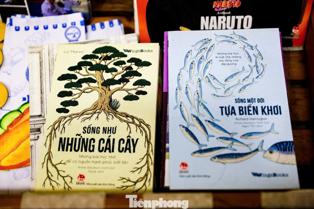 Nếu bạn đã quá quen với những quán cà phê decor kiểu Hàn - Nhật hiện đại, thì đây chính là “làn gió mới” khiến bạn trầm trồ! Mô hình ngồi làm việc thưởng thức đồ uống mới toanh với concept ngồi giữa rơm rạ đang gây sốt khắp mạng xã hội bởi sự mộc mạc, gần gũi mà vẫn cực kỳ “ăn ảnh”.