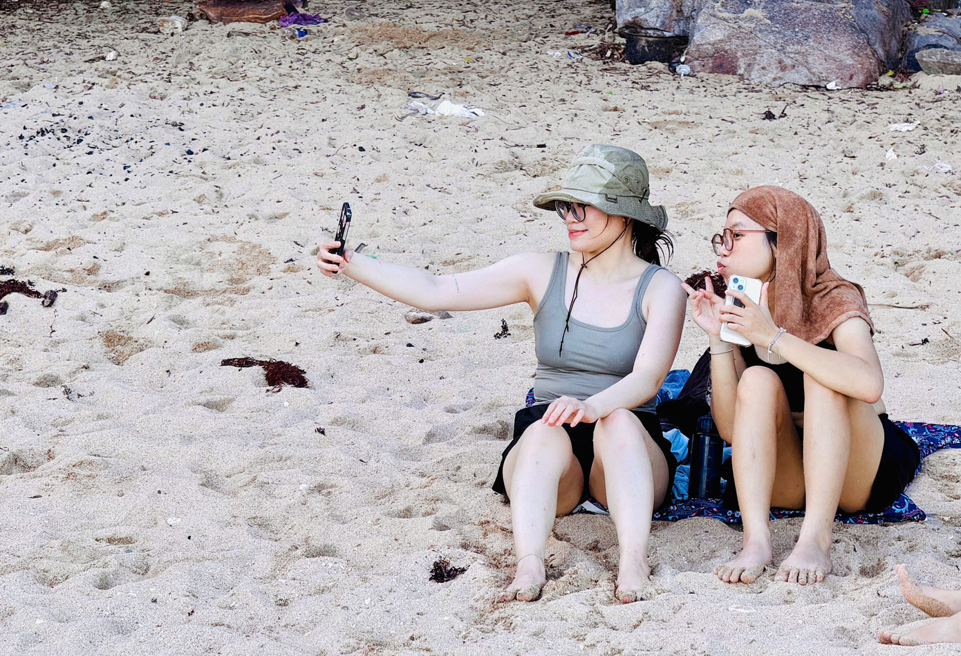 Địa điểm này là nơi được các bạn trẻ yêu thích và dân “phượt” ưa thích vì cảm giác được chinh phục, vượt qua thử thách bản thân và hòa mình với thiên nhiên. Địa điểm này là nơi được các bạn trẻ yêu thích và dân “phượt” ưa thích vì cảm giác được chinh phục, vượt qua thử thách bản thân và hòa mình với thiên nhiên.