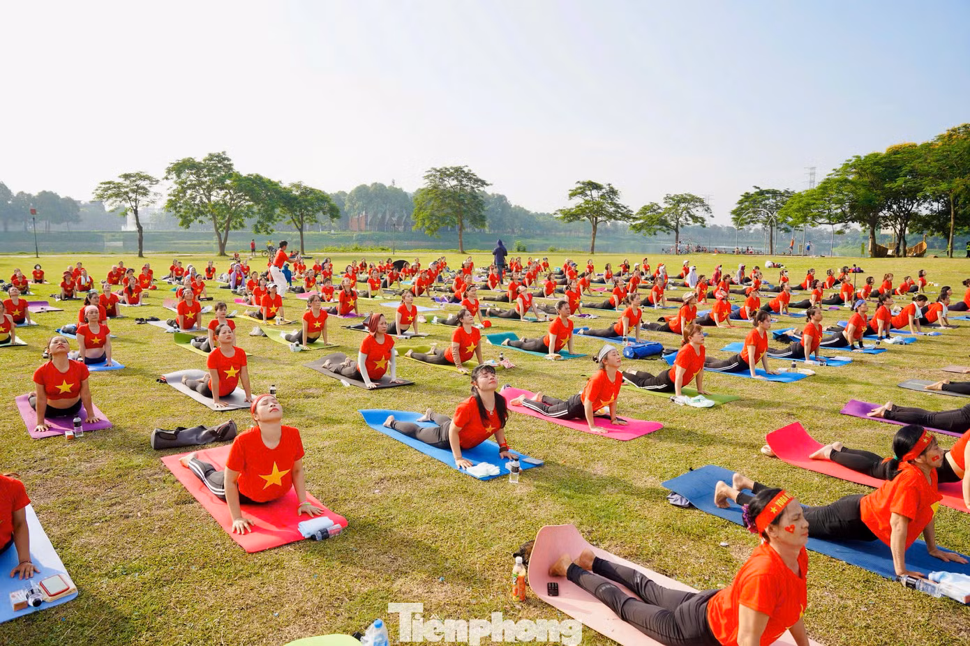 Chủ đề của năm 2025: “Yoga vì Hòa bình và Sức khỏe cộng đồng”. Đây cũng là dịp để người dân thủ đô quảng bá hình ảnh Việt Nam thân thiện, năng động, yêu chuộng hòa bình đến bạn bè thế giới.