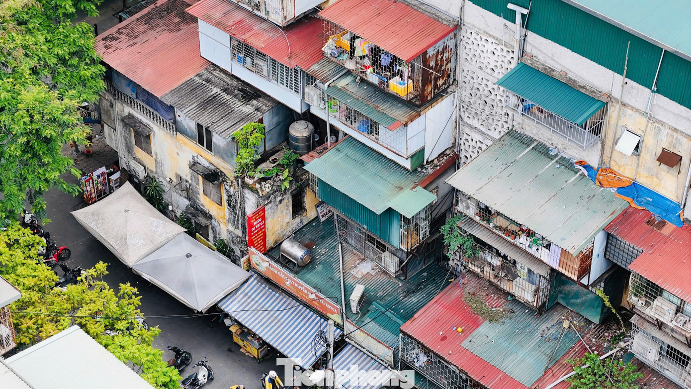 Khu tập thể Nghĩa Tân gồm 23 nhà chung cư, cao từ 3 đến 5 tầng, diện tích trung bình căn hộ 18 – 20m2, xây dựng năm 1987. Khu vực nghiên cứu có ranh giới: Phía Bắc giáp đường Hoàng Quốc Việt, Phía Nam và Đông Nam giáp đường Tô Hiệu, Phía Tây giáp đường Nguyễn Phong Sắc.