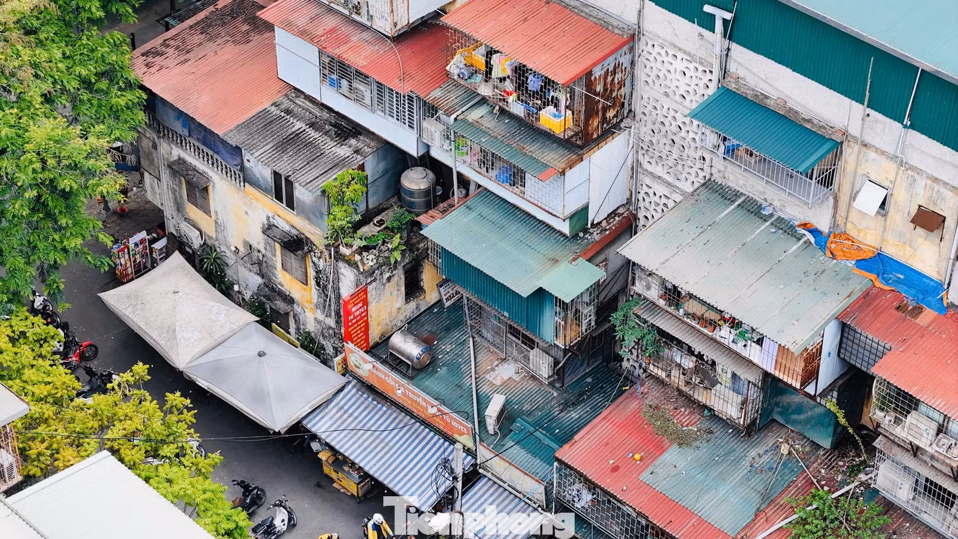 Khu tập thể Nghĩa Tân gồm 23 nhà chung cư, cao từ 3 đến 5 tầng, diện tích trung bình căn hộ 18 – 20m2, xây dựng năm 1987. Khu vực nghiên cứu có ranh giới: Phía Bắc giáp đường Hoàng Quốc Việt, Phía Nam và Đông Nam giáp đường Tô Hiệu, Phía Tây giáp đường Nguyễn Phong Sắc.