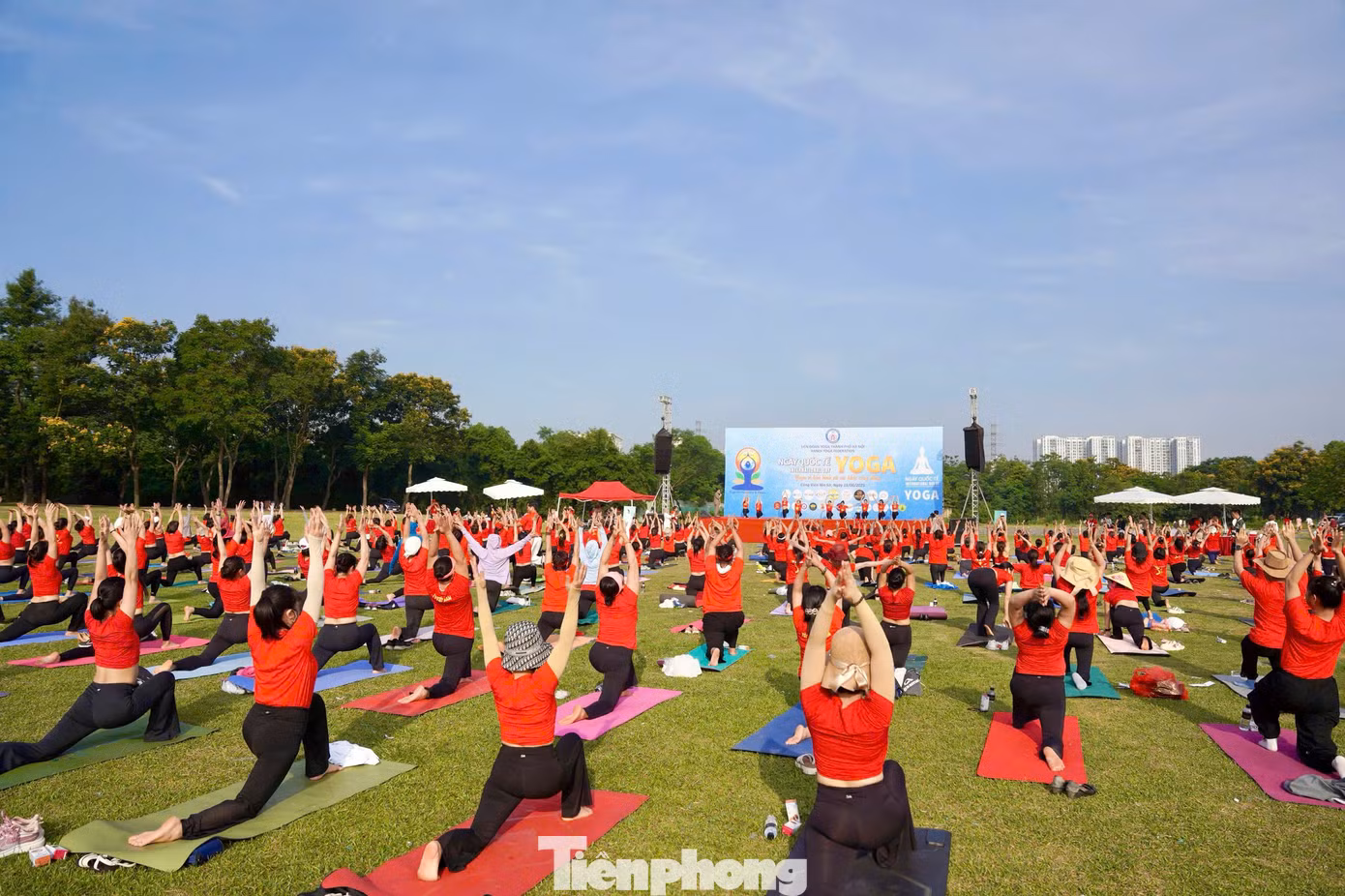 Chủ đề của năm 2025: “Yoga vì Hòa bình và Sức khỏe cộng đồng”. Đây cũng là dịp để người dân thủ đô quảng bá hình ảnh Việt Nam thân thiện, năng động, yêu chuộng hòa bình đến bạn bè thế giới.