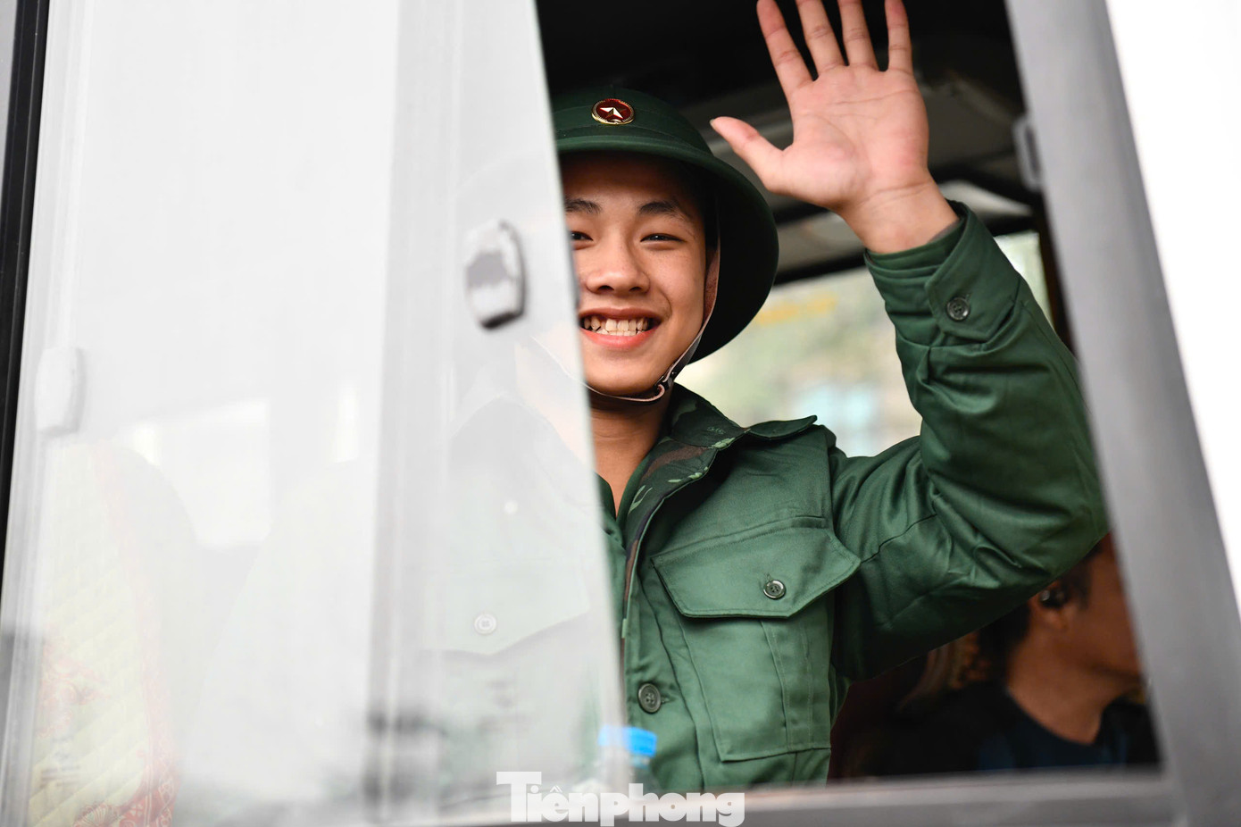 Các tân binh đều bày tỏ niềm tự hào, vinh dự khi được lên đường thực hiện nghĩa vụ quân sự. Đồng thời hứa sẽ cố gắng học tập, rèn luyện, phát huy sức trẻ góp phần xây dựng và bảo vệ Tổ quốc.