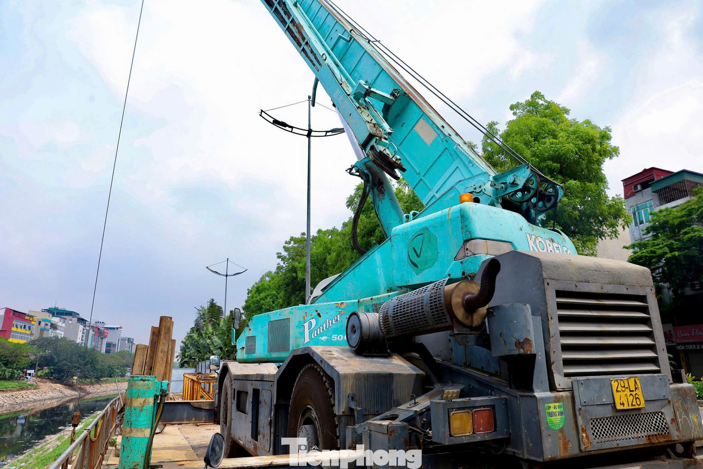 Đập dâng đầu tiên ở sông Tô Lịch nằm ở phía trên cầu Quang xã Thanh Liệt, huyện Thanh Trì. Đây là 1 trong 3 đập dâng sẽ được xây dựng trên sông Tô Lịch để phục vụ việc bổ cập nước làm sạch dòng sông.