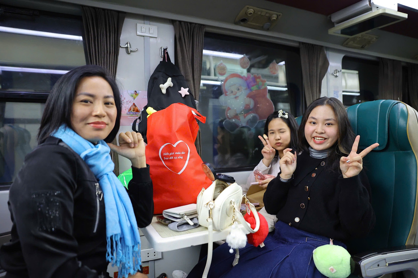 Pháo hoa rực sáng đón năm mới Ất Tỵ an lành, thịnh vượng ảnh 106 Pháo hoa rực sáng đón năm mới Ất Tỵ an lành, thịnh vượng ảnh 106