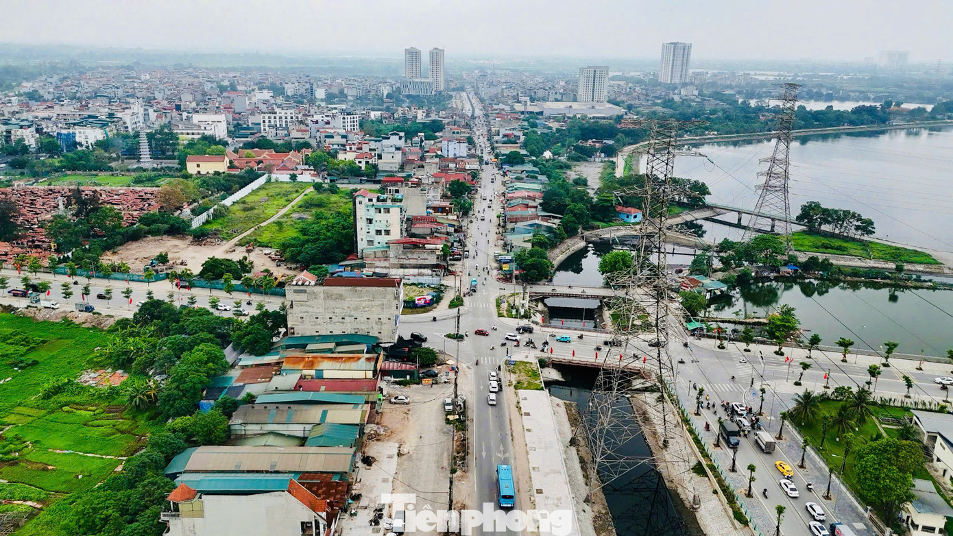 Điểm đầu nối với đường Minh Khai, điểm cuối giao với đường Vành đai 3. Tổng mức đầu tư dự án là 2.066 tỷ đồng. Đến tháng 12/2023, UBND thành phố Hà Nội có Quyết định điều chỉnh dự án, nâng vốn đầu tư lên 3.354 tỷ đồng. Đồng thời, thời gian thực hiện dự án cũng được điều chỉnh từ giai đoạn 2016-2019 thành 2016-2026.
