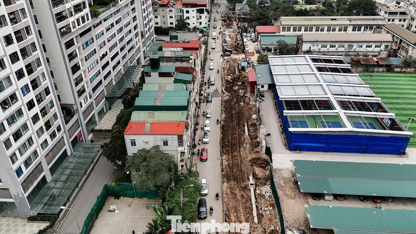 Dự án cải tạo và mở rộng đường Nguyễn Tuân đã được UBND quận Thanh Xuân, TP Hà Nội phê duyệt với tổng mức đầu tư gần 400 tỷ đồng. Đến tháng 11/2024, công tác giải phóng mặt bằng cho dự án cơ bản hoàn thành. Dự án cải tạo và mở rộng đường Nguyễn Tuân đã được UBND quận Thanh Xuân, TP Hà Nội phê duyệt với tổng mức đầu tư gần 400 tỷ đồng. Đến tháng 11/2024, công tác giải phóng mặt bằng cho dự án cơ bản hoàn thành.