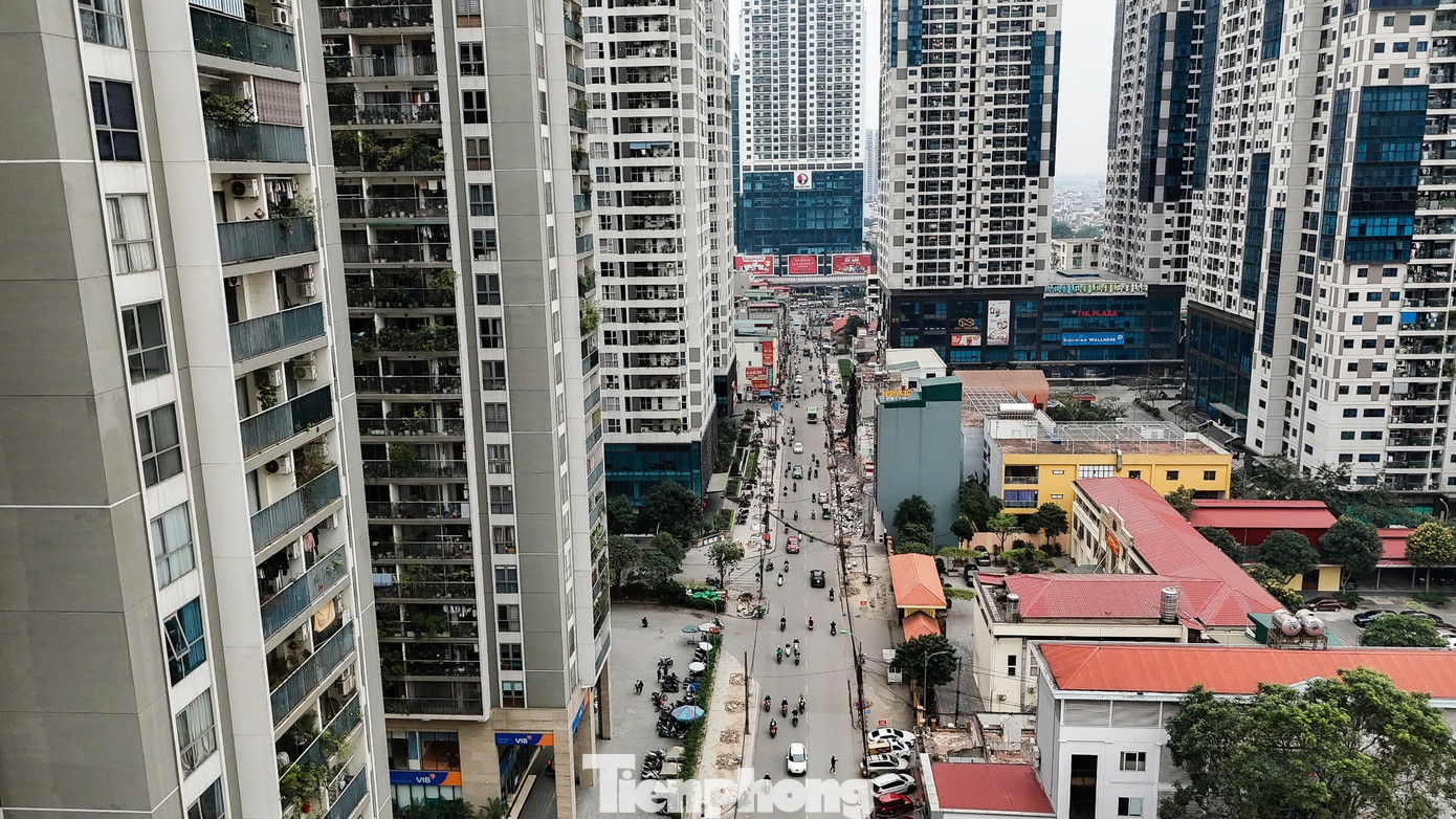 Dự án mở rộng tuyến đường Nguyễn Tuân dự kiến hoàn thành vào tháng 9/2025. Khi hoàn thành, tuyến đường sẽ có tổng chiều dài 720 m, bắt đầu từ đường Nguyễn Trãi và kết thúc tại ngõ 162 Nguyễn Tuân. Dự án mở rộng tuyến đường Nguyễn Tuân dự kiến hoàn thành vào tháng 9/2025. Khi hoàn thành, tuyến đường sẽ có tổng chiều dài 720 m, bắt đầu từ đường Nguyễn Trãi và kết thúc tại ngõ 162 Nguyễn Tuân.