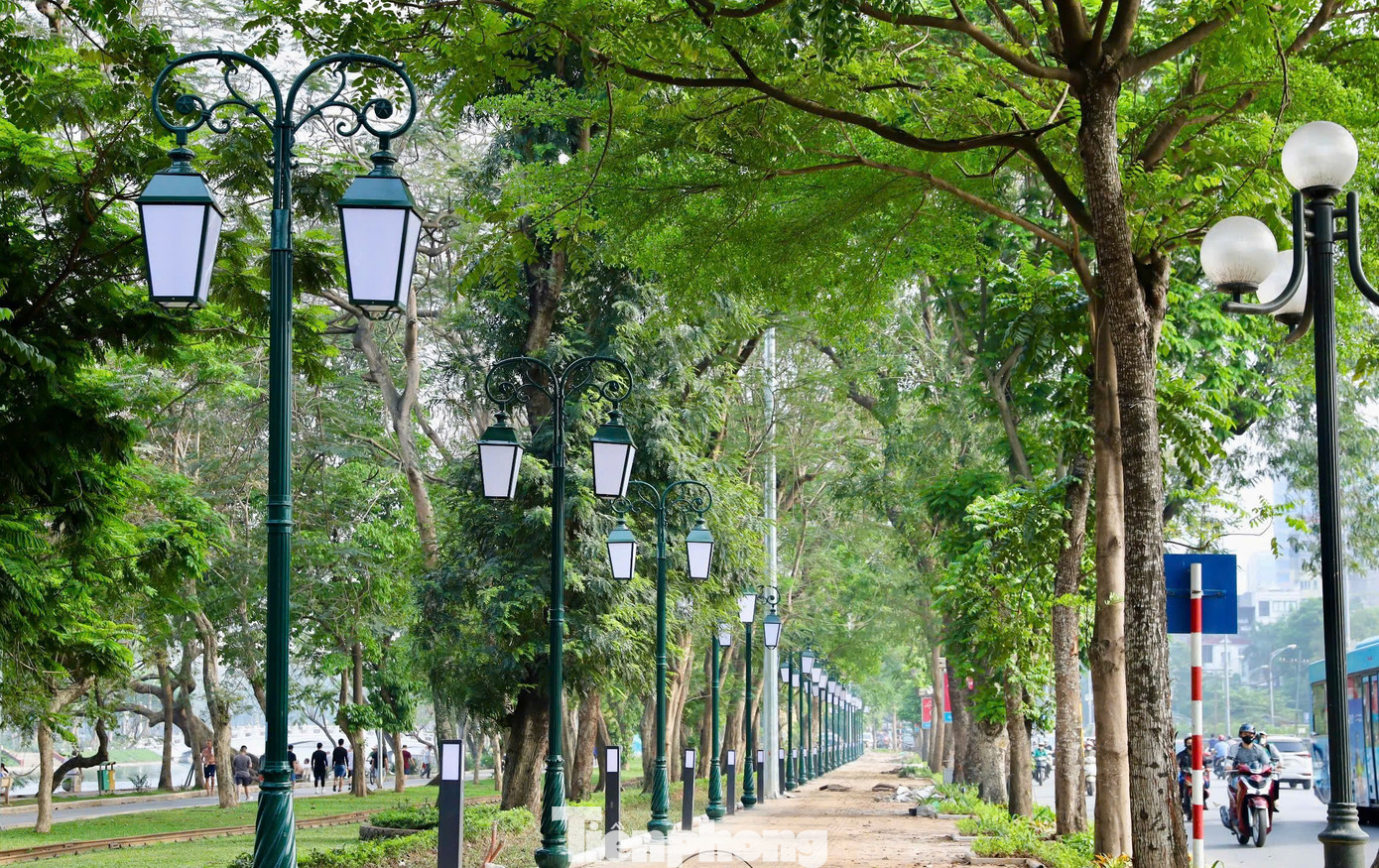 Những năm gần đây, Công viên Thống Nhất đang dần khoác lên mình một diện mạo mới, hiện đại hơn nhưng vẫn gìn giữ được nét cổ kính, thanh bình. Hiện tại hàng rào công viên đã được thay thế bằng các thảm hoa, cây xanh tạo không gian mở thân thiện.