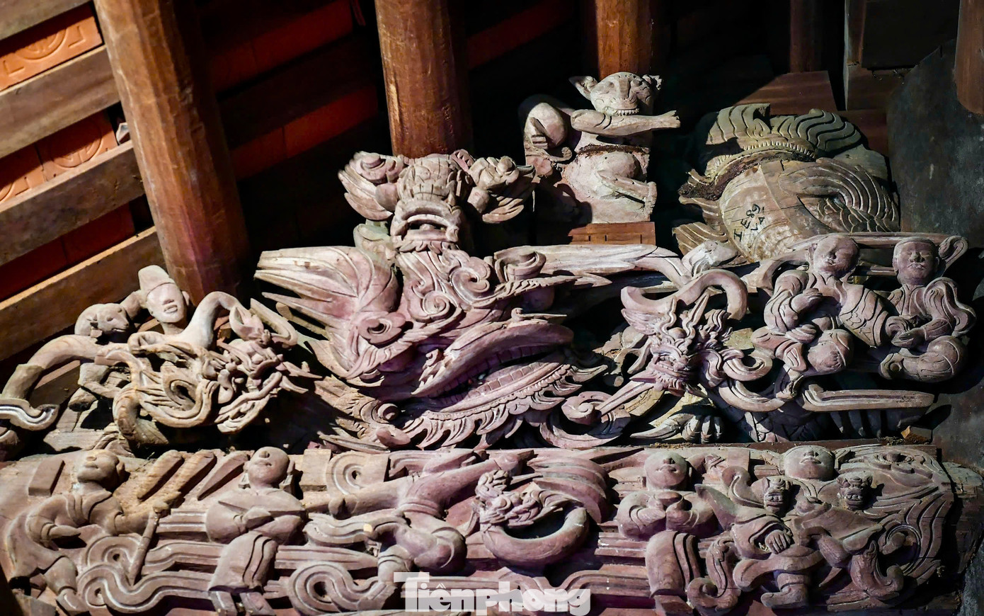 Giá trị lớn nhất ở đình Đại Phùng được thể hiện trên các đề tài trang trí kiến trúc, điêu khắc còn giữ nguyên được niên đại nghệ thuật thế kỷ XVII với trên 1.000 họa tiết có giá trị văn hóa nghệ thuật cao. Nghệ thuật tạo hình ở đình Đại Phùng đạt đến trình độ cao hiếm thấy ở nước ta nói chung, thế kỷ XVII nói riêng.