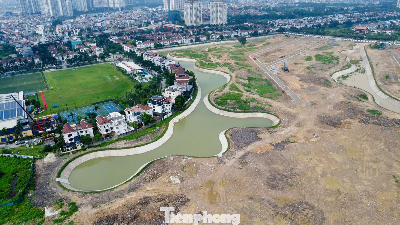 Khi hoàn thiện, công viên 65 ha không chỉ bổ sung không gian sinh hoạt cộng đồng cho khu vực phía Tây Hà Nội, mà còn góp phần tạo nên hệ sinh thái đô thị cân bằng giữa tiện ích hiện đại và môi trường tự nhiên. Khi hoàn thiện, công viên 65 ha không chỉ bổ sung không gian sinh hoạt cộng đồng cho khu vực phía Tây Hà Nội, mà còn góp phần tạo nên hệ sinh thái đô thị cân bằng giữa tiện ích hiện đại và môi trường tự nhiên.