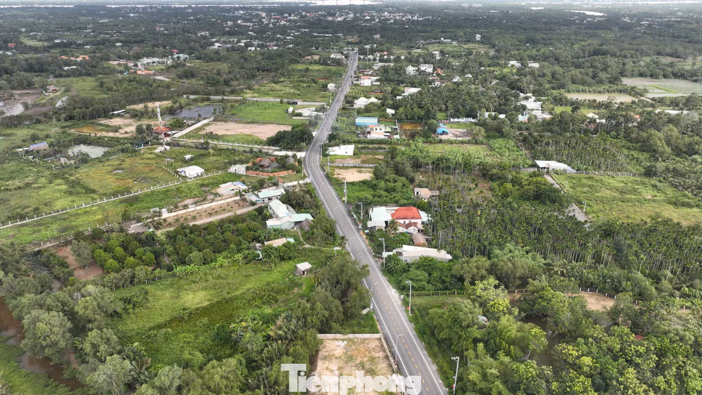 Tổng chiều dài tuyến đường gần 6km. Tổng chiều dài tuyến đường gần 6km.