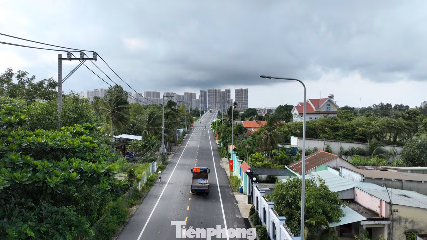 Đường Long Phước nối cầu Long Đại và thông suốt từ phường Long Bình (hướng khu dân cư Vinhome Grand Park) sang phường Long Phước (hướng cầu Long Thành). Đường Long Phước nối cầu Long Đại và thông suốt từ phường Long Bình (hướng khu dân cư Vinhome Grand Park) sang phường Long Phước (hướng cầu Long Thành).